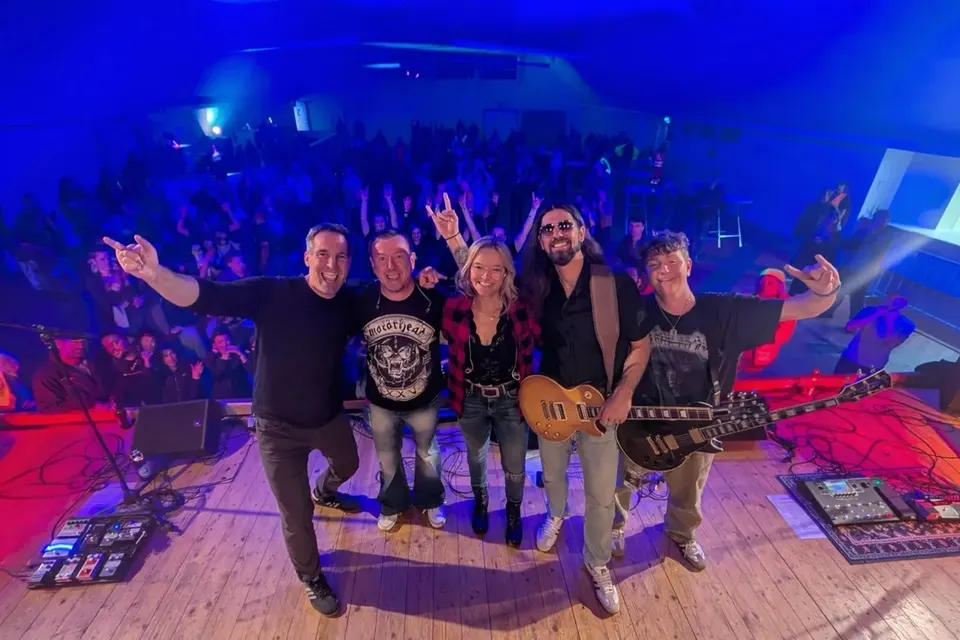 Rockband aus Graben