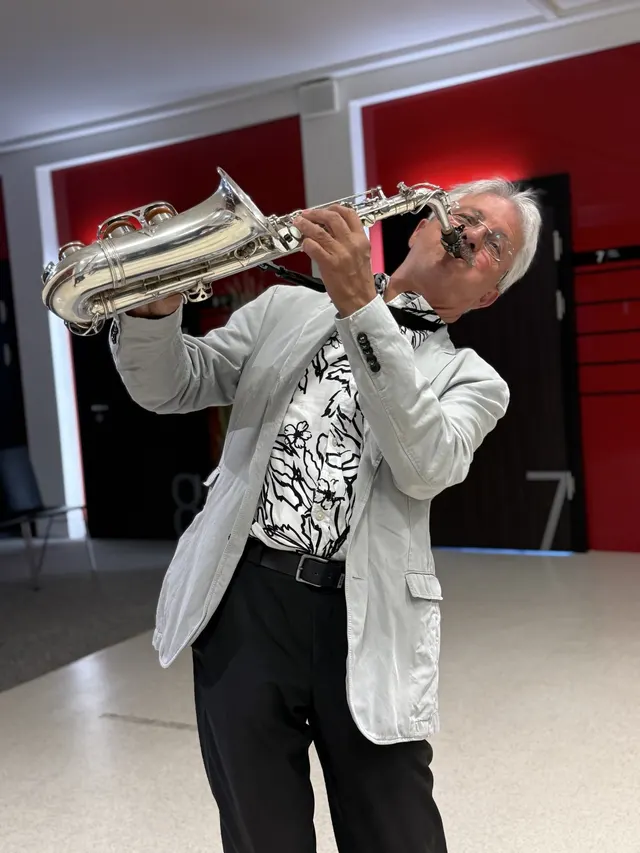 Sänger und Saxophonist aus Murr