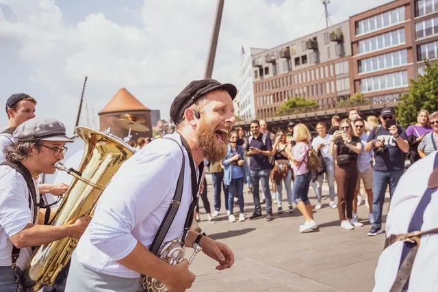 Maritime mobile Brassband aus Hamburg